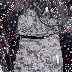 Gymshark set size small like new